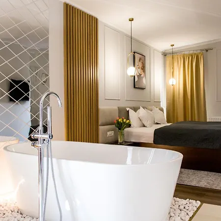 Ramina Hotel