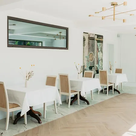 Ramina Hotel